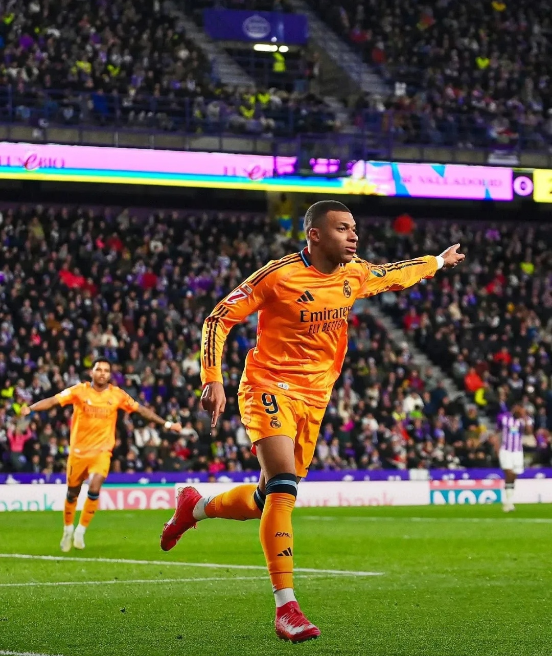 APP下载地址姆巴佩焦点对战，Ming与30激战皇家马德里分钟，险胜胜负难料！(姆巴佩皇马首赛季数据)