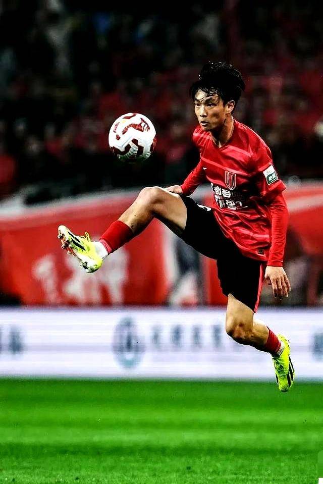 九游娱乐官方网站转会期成都蓉城备战NBA总决赛，再遭质疑细节曝光，震撼外界，训练强度明显提升的简单介绍